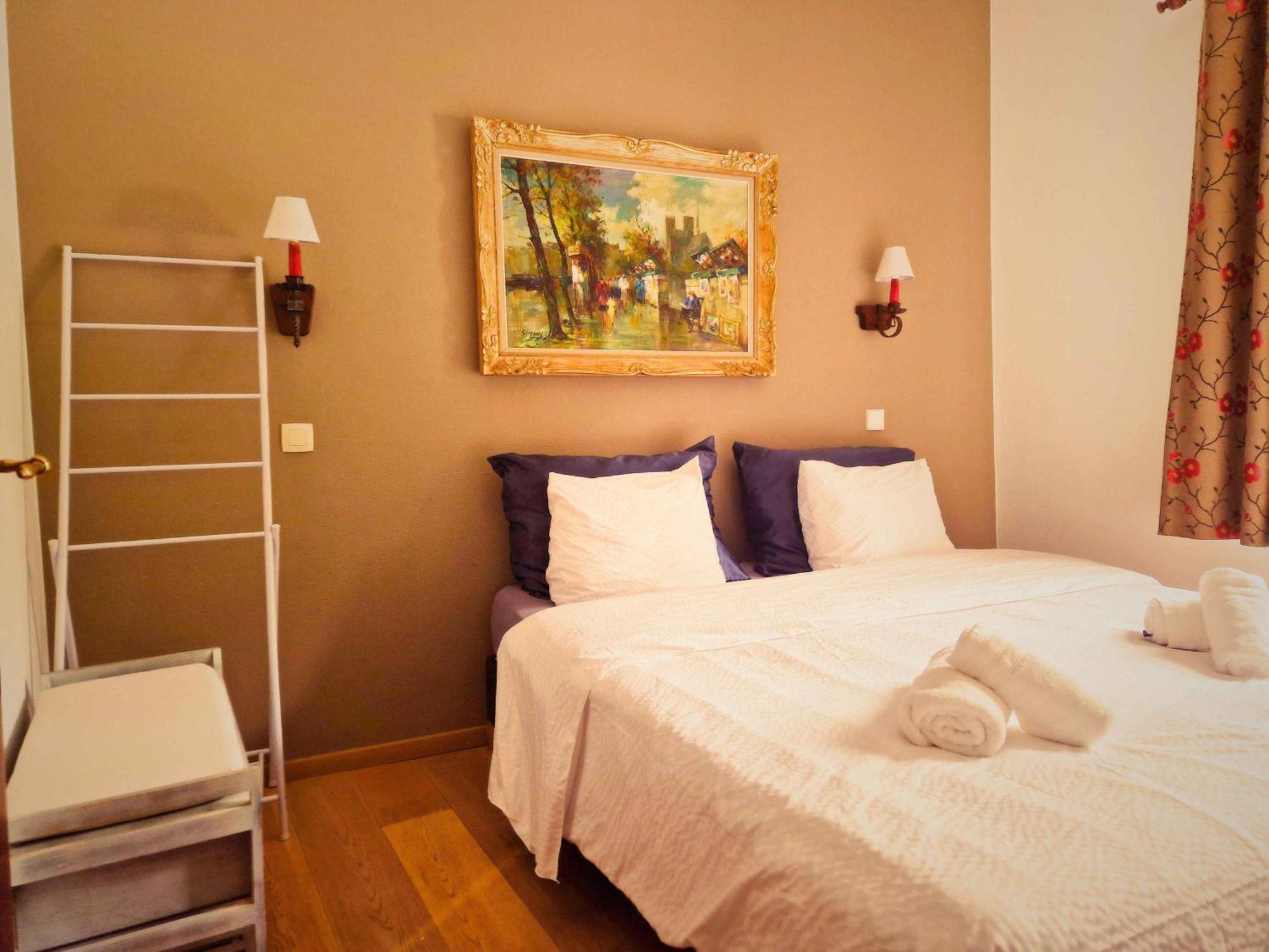 Double Room Private Bathroom